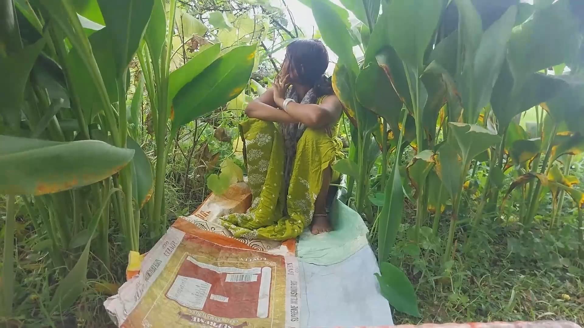 indian-boyfriend-forest-garden-nearby-my-house-garden-out-side-hot-desi-girl-fucking-sucking-big-cook-blowjob-sex-video